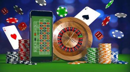 Z63 App Poker နှင့် Dragon Tiger Live Dealer ဂိမ်းများ MMK ဖြင့် KBZPay မှတဆင့် ငွေသွင်းကာ ကစားနေသောမြင်ကွင်း